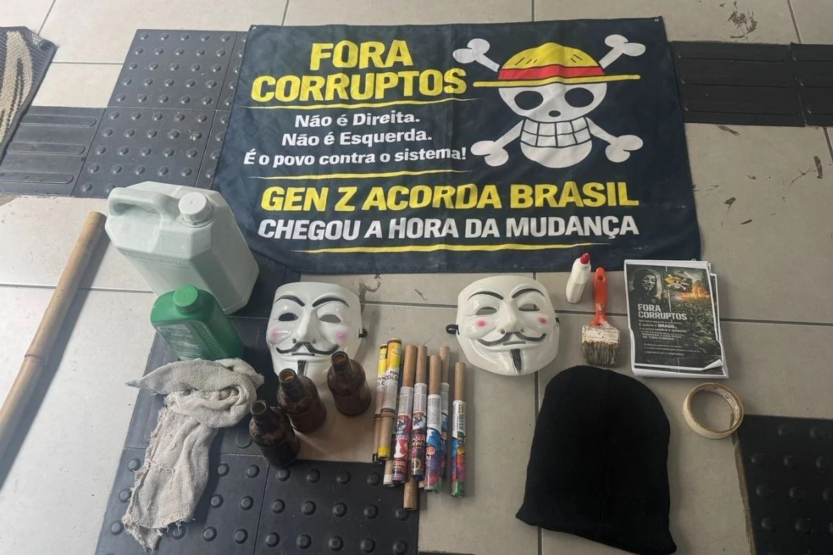 grupo-que-planejava-acao-violenta-na-paulista-e-flagrado-com-coqueteis-molotov-e-fogos-de-artificio