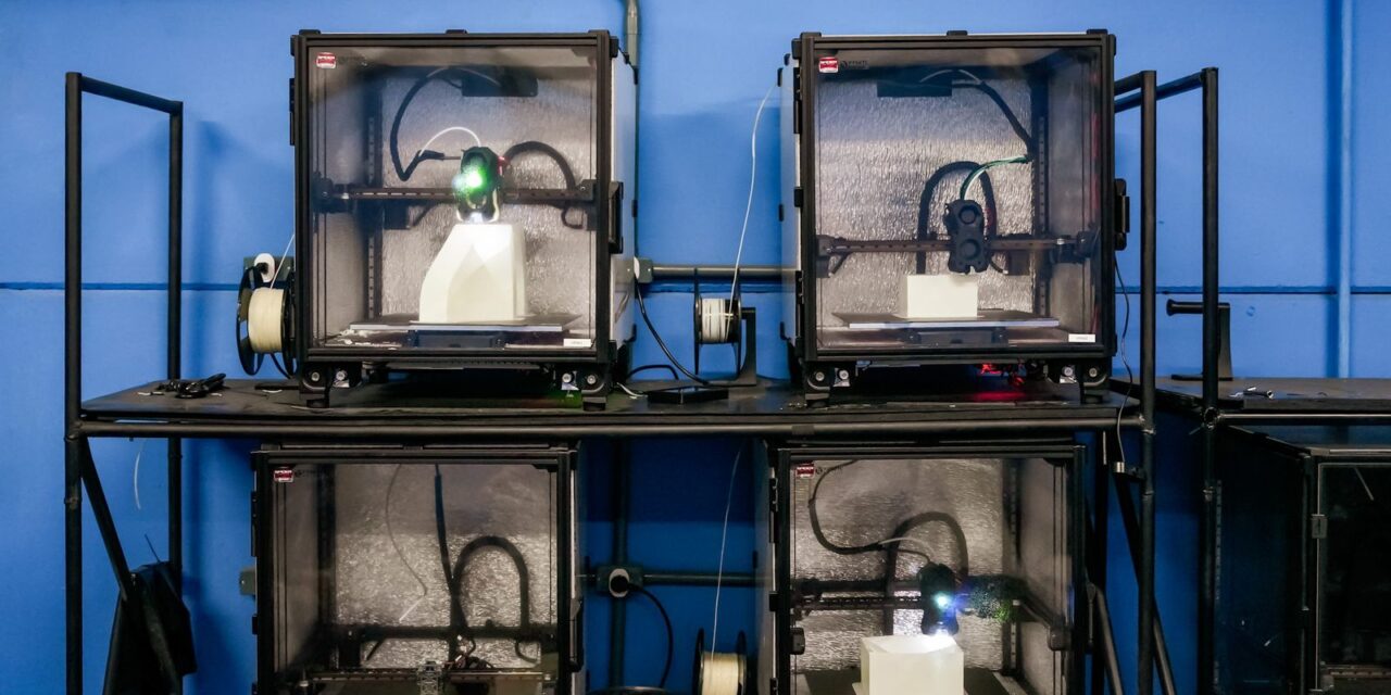 beija-flor-de-nilopolis-inova-no-carnaval-2026-e-usa-impressoras-3d