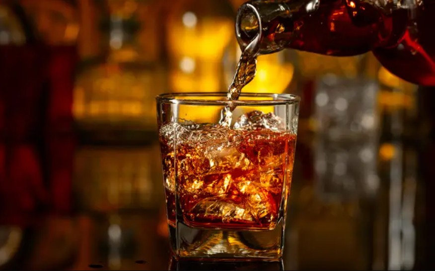 homem-envenena-bebida-de-vizinho-apos-ser-denunciado-por-violencia-domestica