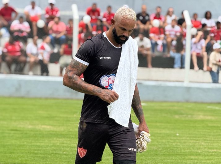 goleiro-bruno-quase-defendeu-rival-do-flamengo-depois-de-sair-da-prisao