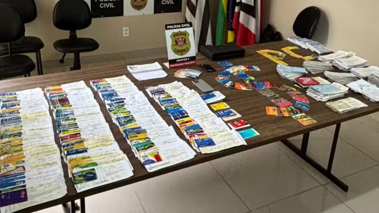 policia-apreende-mais-de-200-cartoes-em-investigacao-de-agiotagem