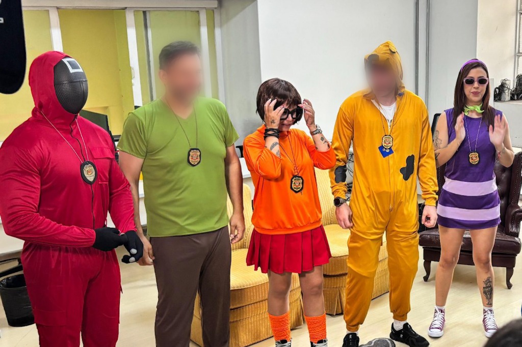 policiais-fantasiados-de-scooby-doo-prendem-trio-por-furto-de-celulares-em-sp