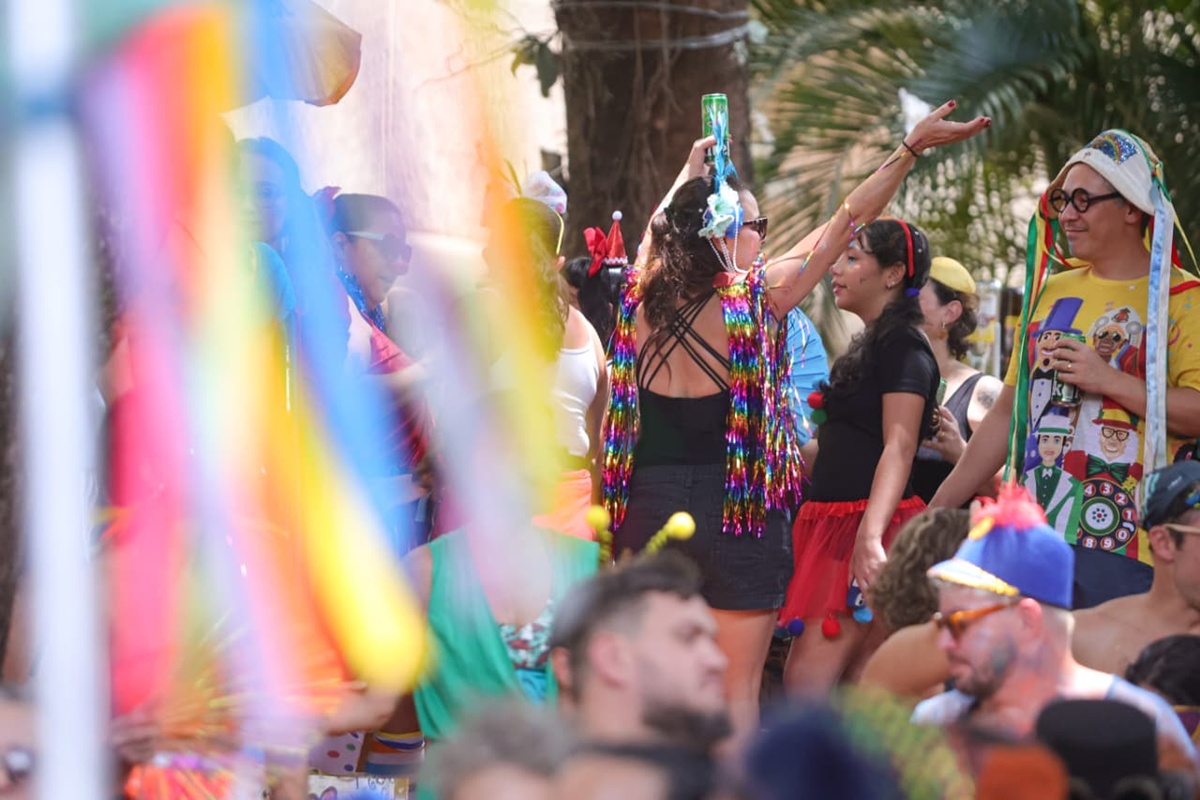 5-series-curtas-para-maratonar-e-escapar-do-bloquinho-no-carnaval