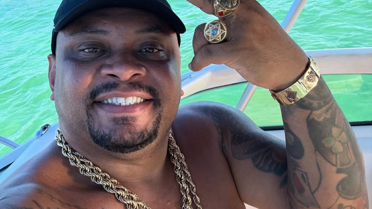 influenciador-grava-momento-em-que-e-assaltado-e-tem-joias-levadas;-veja-video