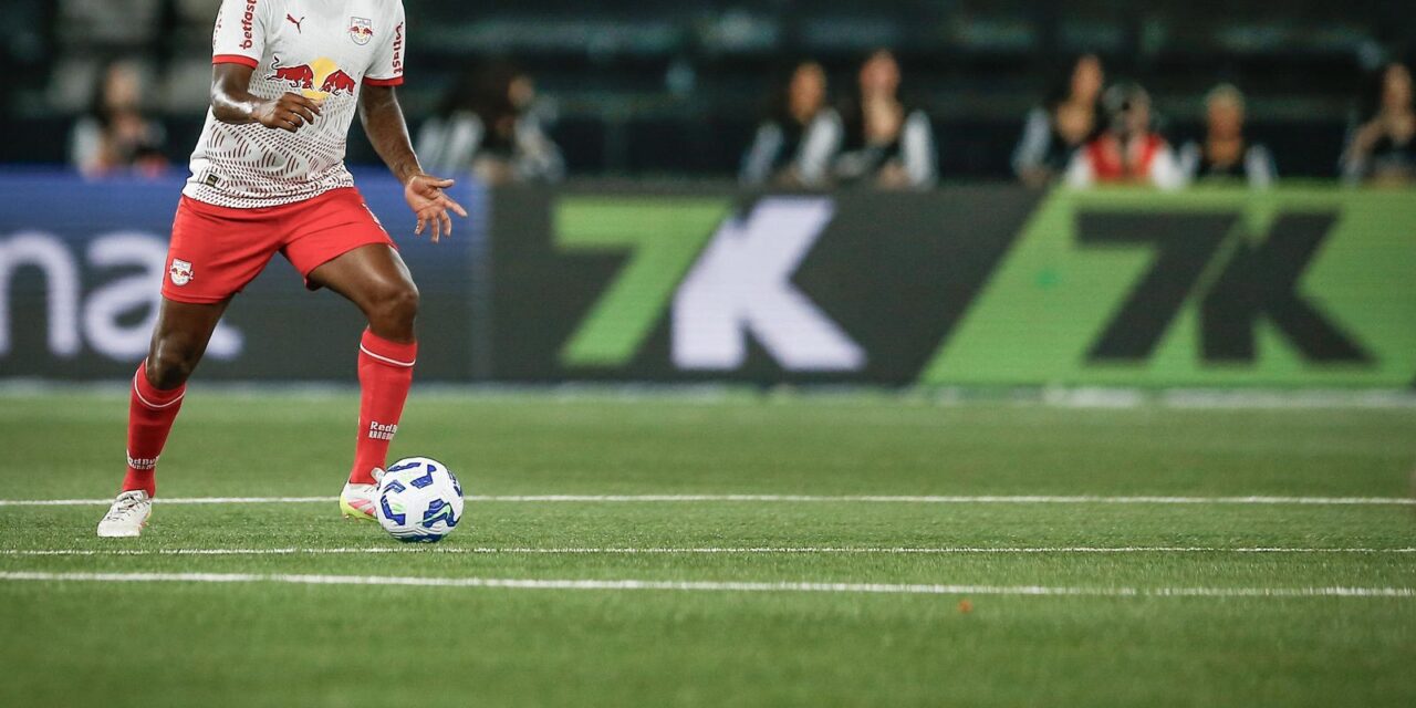 ministerios-repudiam-ato-de-machismo-contra-arbitra-no-brasileirao