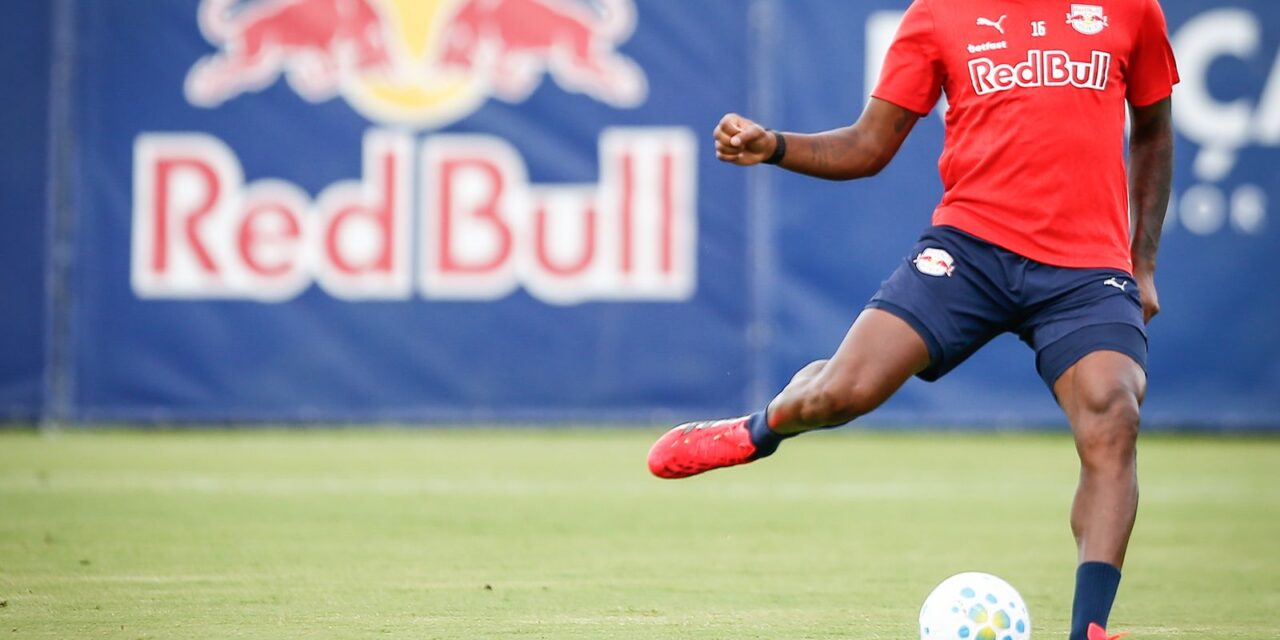 bragantino-multa-zagueiro-por-fala-machista-contra-arbitra