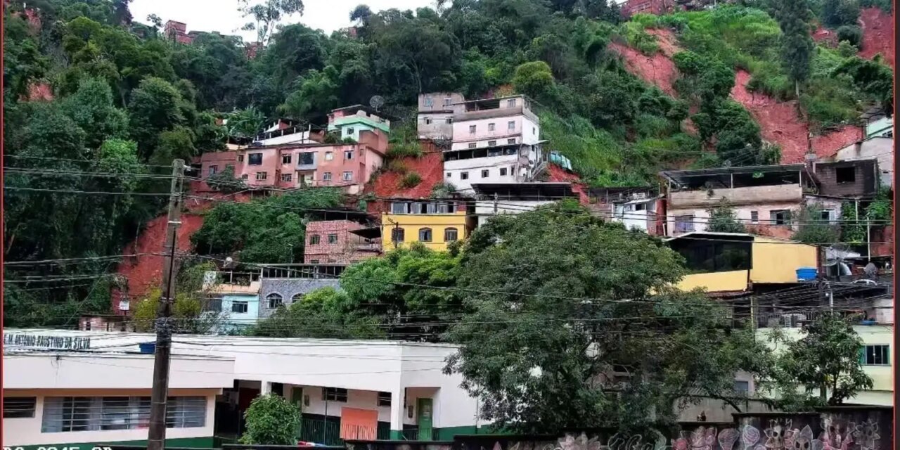 lula-mobiliza-equipes-federais-para-atuar-em-meio-a-chuvas-em-mg