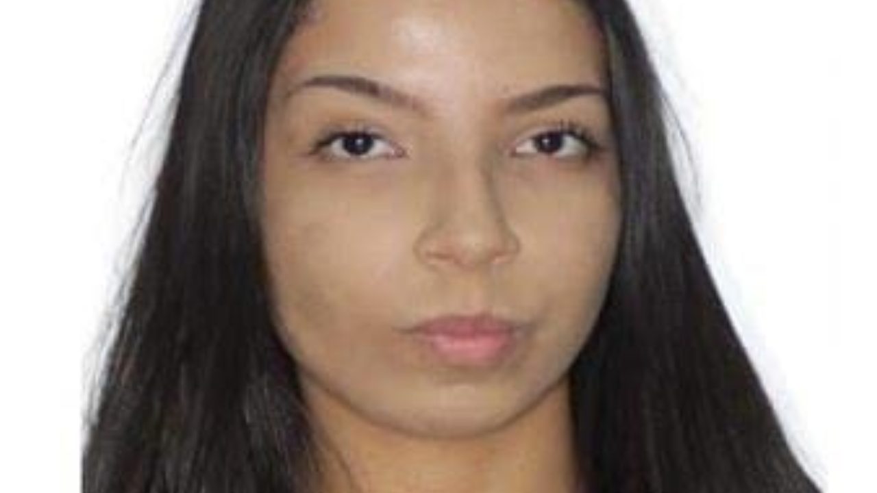 familiares-e-amigos-se-despedem-de-jovem-morta-pelo-ex-em-sbc;-video