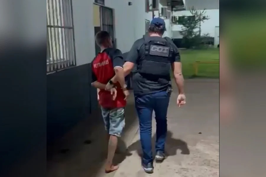 homem-e-preso-apos-esmagar-cabeca-de-colega-com-golpes-de-pa