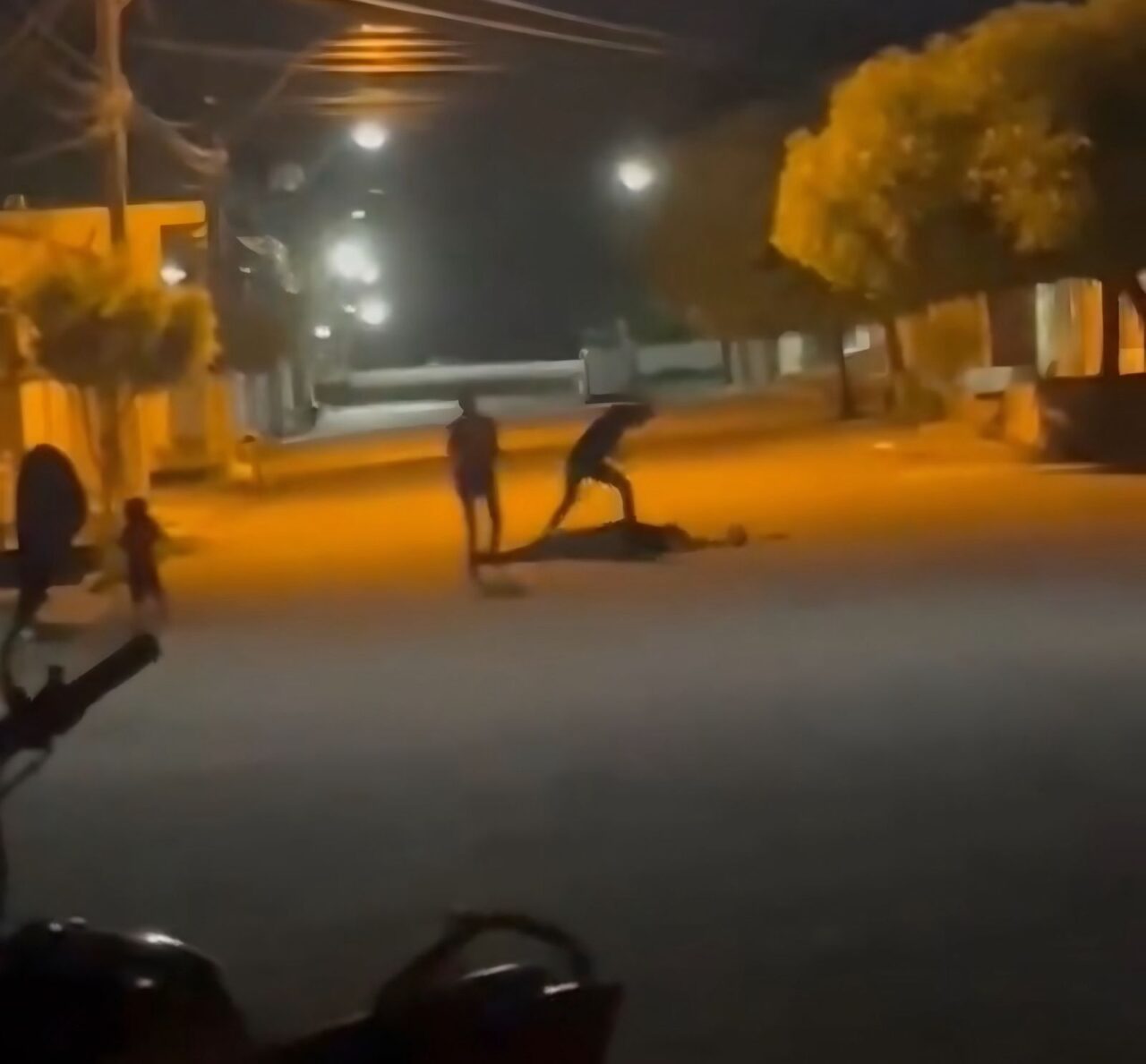 homem-mata-padrasto-apos-nao-aceitar-relacionamento-da-mae;-veja-video