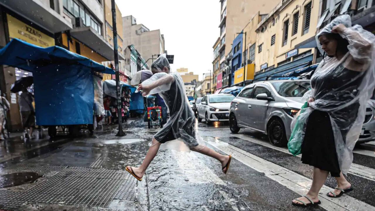 ciclone-e-frente-fria-devem-mudar-o-tempo-em-parte-do-brasil-neste-fim-de-semana