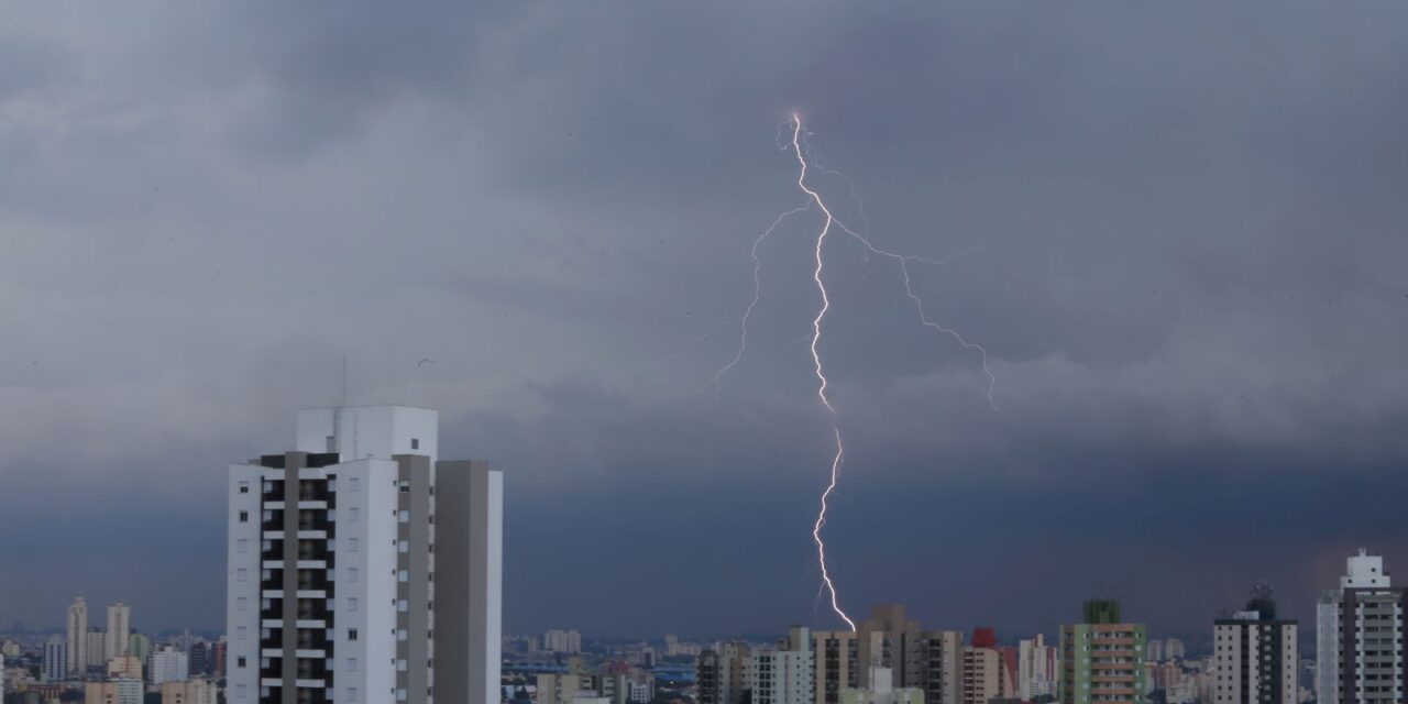 chuva-em-sp-provoca-alagamentos-e-deixa-zona-leste-em-estado-de-alerta