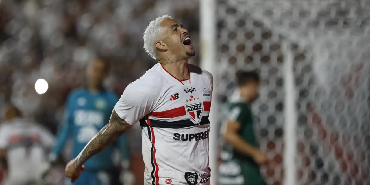 sao-paulo-vence-chapecoense-e-assume-lideranca-isolada-do-brasileiro